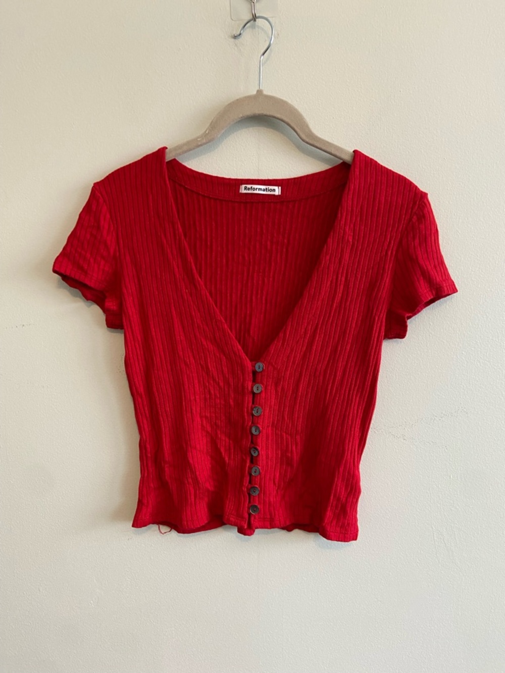 Reformation Red Ribbed Button-Front V-Neck Crop Top - Picture 2 of 6